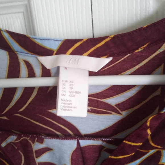 H&M Havana Style Tropical Pattern 3/4 Dress - Picture 3 of 6